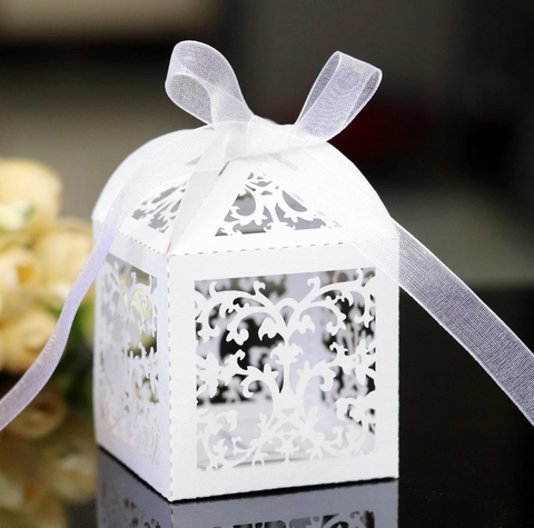 Elegante Scatola per Bomboniere con Vite Tagliata al Laser Stile Europeo Carta Perlata per Caramelle con Nastro per Feste