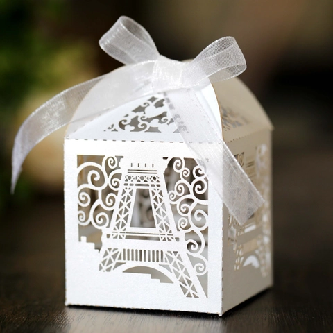 Scatola Bomboniera Romantica in Carta Perlata con Taglio Laser Torre Eiffel Europea Scatola Imballaggio Caramelle per Matrimonio Festa