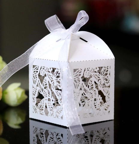 Butterfly Laser Cut Candy Box Pearlescent Paper Gift Box With Ribbon For Wedding Party Banquet Celebration Decoration