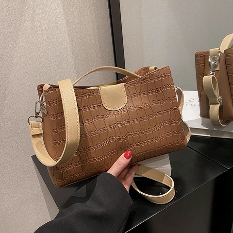 Vintage Women's Crocodile Pattern PU Leather Tote Bag With Contrast Stitching Shoulder Crossbody Bag Fashion Commuter Handbag