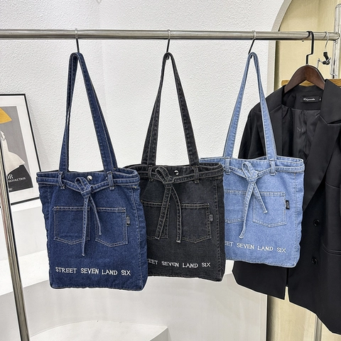 Borsa Tote in Denim da Donna Grande Capacità Borsa a Tracolla Con Ricamo di Lettere Tasche Frontali Multiple Borsa Casual