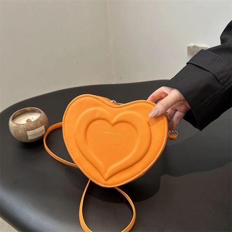 Heart Shaped PU Leather Crossbody Bag 3D Embossed Solid Color Fashion Shoulder Bag Zipper Purse For Women Daily Use