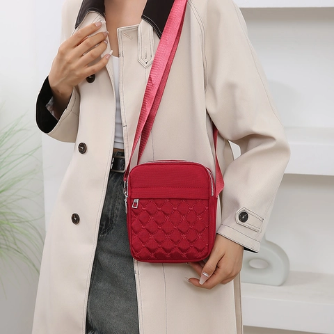 Damen Nylon Oxford Gesteppt Umhängetasche Bestickt Stern Viereckig Schultertasche Verstellbarer Gurt Mehrlagig Reißverschluss Freizeit Tasche
