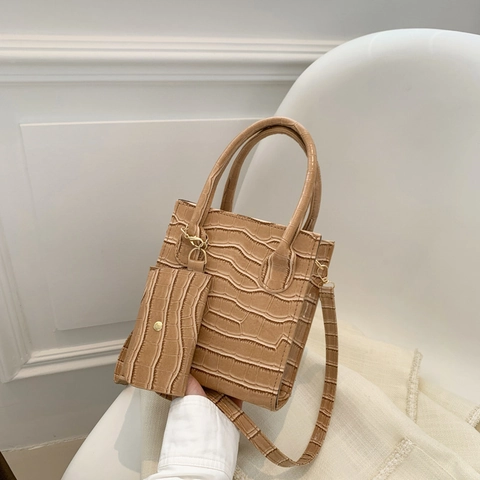 Elegant Crocodile Pattern PU Leather Handbag For Women With Small Pouch Korean Style Commuter Square Shoulder Bag