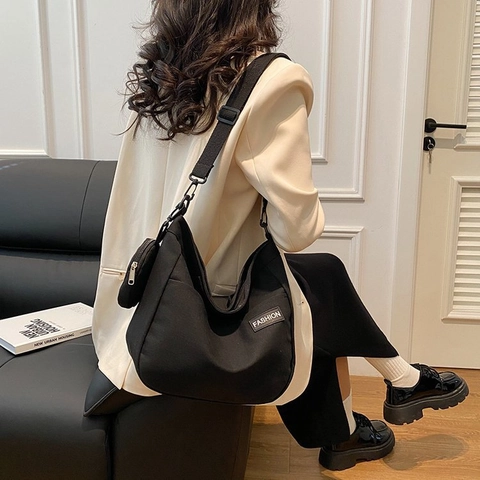 Sac Bandoulière en Polyester Grande Capacité pour Femmes Mode Décontractée Sac à Épaule Hobo Minimaliste Avec Mini Pochette Ronde