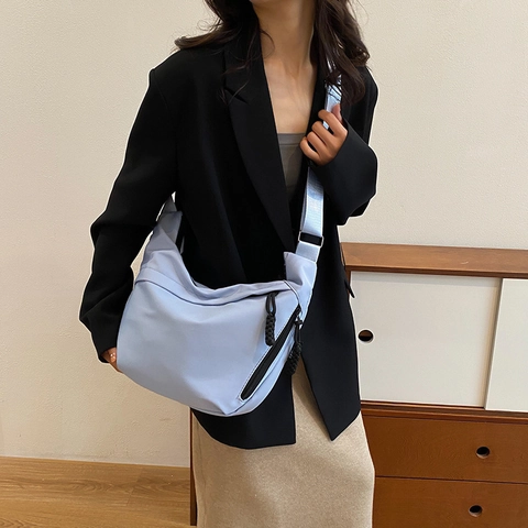 Bolso Bandolera de Media Luna de Nylon de Gran Capacidad para Mujer Bolso de Hombro Hobo Casual Minimalista Color Sólido Moderno