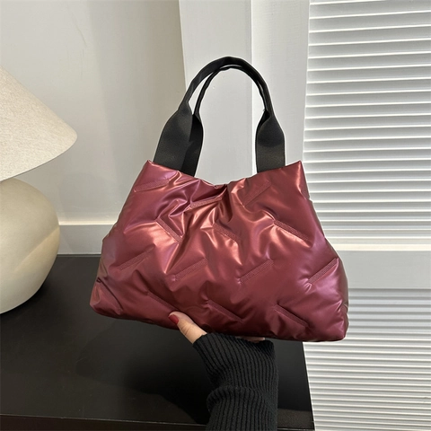 Women Metallic Quilted Underarm Bag Padded Puffy Shoulder Bag Large Capacity Metallic Gloss Pleated Tote Bag Fashion PU Leather Handbag For Travel Office Casual