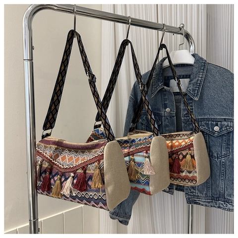 Borsa a Tracolla Intrecciata Etnica Bohémien da Donna Borsa a Spalla Jacquard Geometrica Borsa Boho con Frange e Tracolla Larga