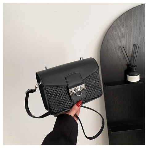 Bolso Bandolera para Mujer de Cuero PU con Textura Tejida de Retazos Bolso Cuadrado Pequeño con Anillo Plateado Remache