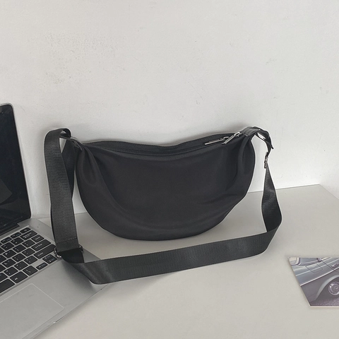 Women Large Capacity Nylon Crescent Hobo Bag Minimalist Solid Color Crossbody Shoulder Bag Casual Commuting Travel Bag