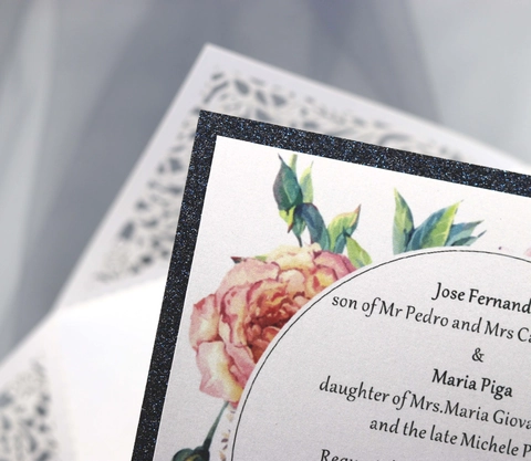 European Elegant Laser Cut Wedding Invitation Cards Pearlescent Paper Hollow Floral Greeting Cards With Navy Blue Belly Band Ribbon Bow For Engagement Party Supplies