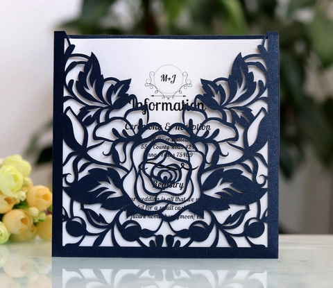 Elegante Laser Geschnittene Hochzeits Einladungen Set Rose Blumen Hohl Perlpapier Karten Mit Umschlägen Für Party Feier