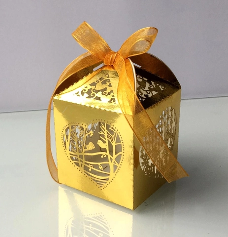 Laser Geschnitten Herz Liebesvögel Hochzeit Gastgeschenke Boxen Elegant Perlmuttpapier Süßigkeiten Geschenkboxen Mit Band