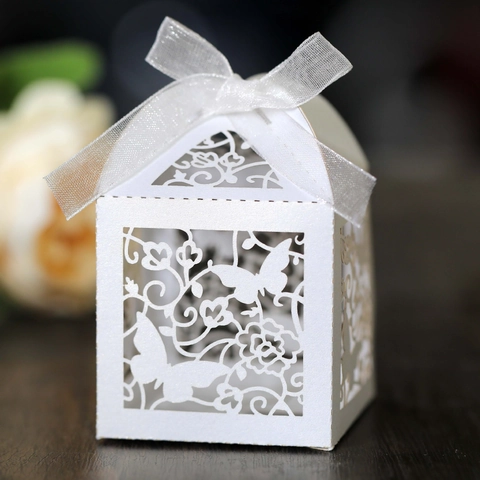 Elegante Laser Gesneden Paremoer Papieren Snoepdoos Met Lintstrik Vlinder Bloemmotief Voor Bruiloft Feest Cadeau