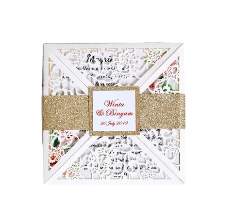 Cartes d'Invitation de Mariage Style Européen Découpe Laser Papier Nacré Motif Floral Creux Avec Ceinture à Paillettes et Enveloppe