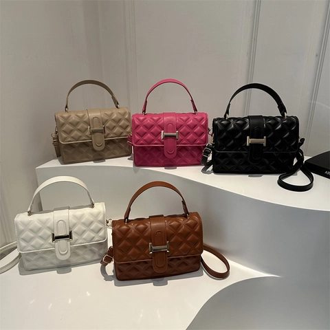 Borsa a Spalla da Donna Trapuntata in Pelle PU Elegante Borsa a Tracolla Quadrata Con Fermaglio in Metallo Manico Urban Minimalista