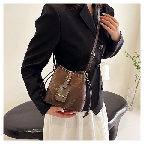 Women Retro PU Leather Bucket Bag Contrast Color Splicing Drawstring Shoulder Bag Korean Style Casual Crossbody Handbag