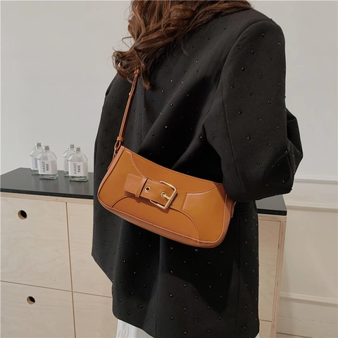 Sac à Épaule en Cuir PU Rétro pour Femmes Mode Minimaliste Sac Sous le Bras Avec Grande Boucle Métallique Sac à Main