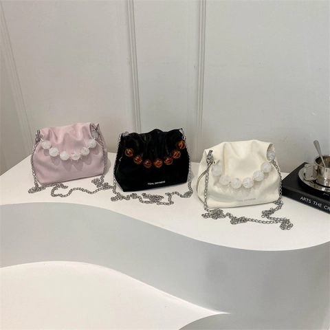 Modieuze Geplooide Cloud Emmer Tas Met Groot Kralen Handvat PU Leer Metalen Ketting Schouder Crossbody Tas Elegante Tas