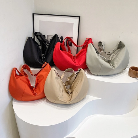 Borsa a Forma di Dumpling in Nylon di Grande Capacità da Donna Casual Minimalista Borsa a Tracolla a Spalla Tracolla Larga Regolabile per Pendolarismo