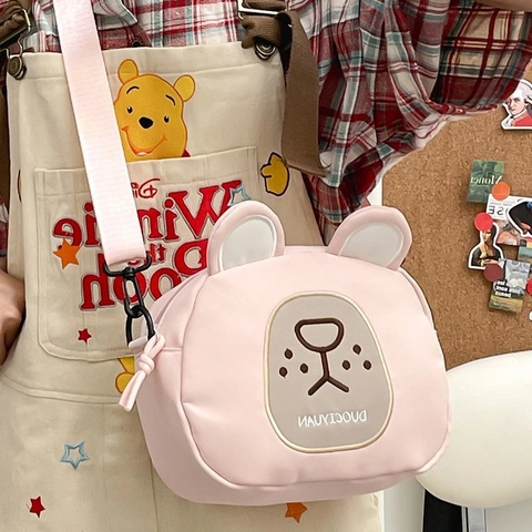 Schattige Cartoon Beer Schoudertas Voor Kinderen Vrouwen Nylon Kleine Messenger Bag Met Verstelbare Riem Lichtgewicht Tas