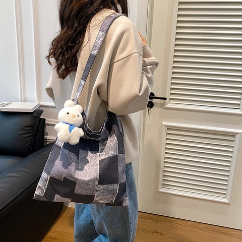 Große Kapazität Plaid Patchwork Tote Bag Für Damen Casual Verbundstoff Umhängetasche Mit Süßem Plüschkaninchen-Anhänger