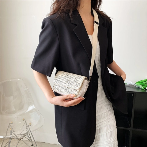 Fashion Woven Straw Crossbody Bag Mini Square Bag With Contrast Leather Trim Wide Adjustable Strap Casual Shoulder Bag