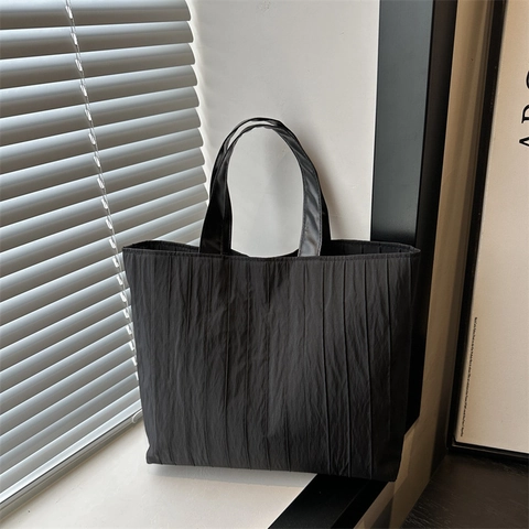 Women Pleated Tote Bag Large Capacity Minimalist Fabric Handbag Shoulder Bag Solid Color Fashion Daily Commute Handbag