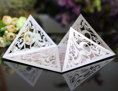 Partecipazione di Matrimonio in Carta Perlata Tagliata al Laser Con Fiocco di Raso Fiore Intagliato Set per Festa di Fidanzamento