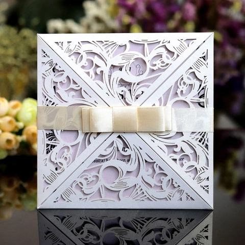 Partecipazione di Matrimonio in Carta Perlata Tagliata al Laser Con Fiocco di Raso Fiore Intagliato Set per Festa di Fidanzamento