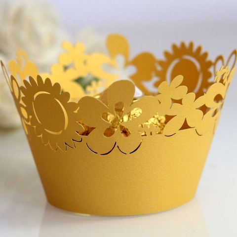 Contours de Cupcake Floraux Découpe Laser Élégants Papier Perlé Doublures de Gâteau Creux pour Décoration Table Dessert Fête Mariage Anniversaire