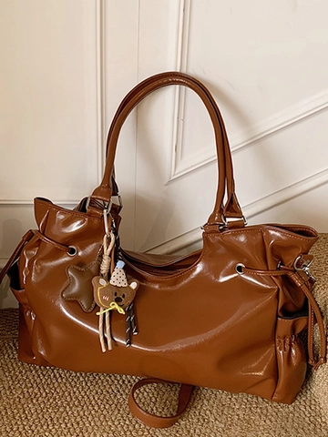 Dames Grote Capaciteit Glanzend PU Leer Tote Bag Trekkoord Schoudertas Met Schattige Beer Hanger Retro Forens Handtas