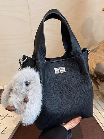 Bolso Bombonera de Cuero PU con Patrón de Lichi para Mujer con Colgante de Conejo de Peluche Bolso de Hombro Retro Simple