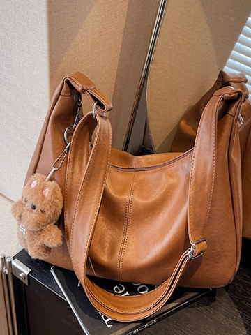 Retro PU Leather Hobo Bag For Women Large Capacity Minimalist Tote Bag With Wide Shoulder Strap And Plush Bear Pendant