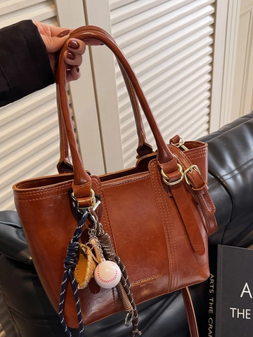 Urbane Minimalistische PU Leder Tote Bag Für Damen Retro Sporty Baseball Anhänger Große Kapazität Schulter Umhängetasche