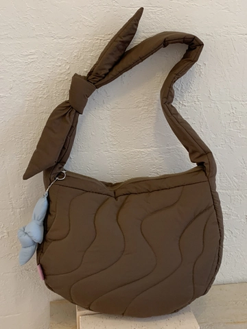 Bolso de Hombro Acolchado Minimalista para Mujer Color Sólido Gran Capacidad Bolso Bandolera Acolchado Moda Casual Viaje Diario Bolso Hobo Con Colgante