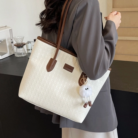 Damen Große Kapazität PU Leder Tote Tasche Mode Kontrastpaspel Schultertasche Koreanischer Stil Commute Handtasche Mit Plüsch Anhänger
