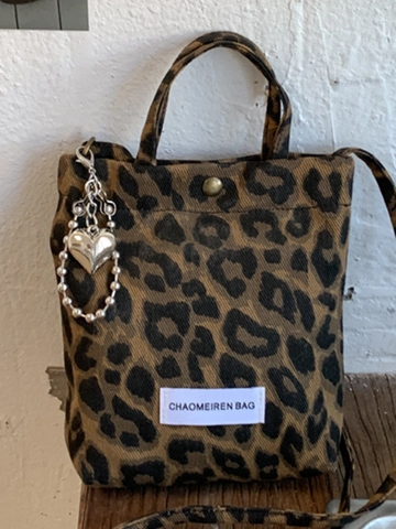 Borsa a Mano Quadrata in Tela con Stampa Leopardata Ciondolo a Cuore Borsa a Tracolla Moda Donna Borsa per Cellulare