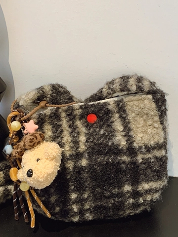 Women's Plush Leopard Plaid Crossbody Bag Vintage Sherpa Fleece Shoulder Bag With Cute Bear Charm Casual Fashion Purse