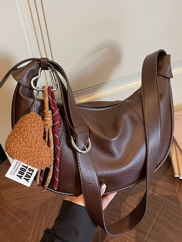 Borsa a Spalla Hobo a Mezzaluna Minimalista da Donna Grande Capacità in Pelle PU Borsa a Tracolla Con Ciondolo a Cuore Peluche