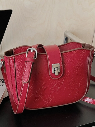 Vintage Cracked PU Leather Crossbody Bag For Women Contrast Color Edge Small Square Shoulder Bag With Star Metal Charm