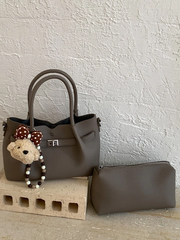 Bolso de Hombro de Cuero PU Retro de Gran Capacidad para Mujer Bolso de Mano Minimalista con Colgante de Oso