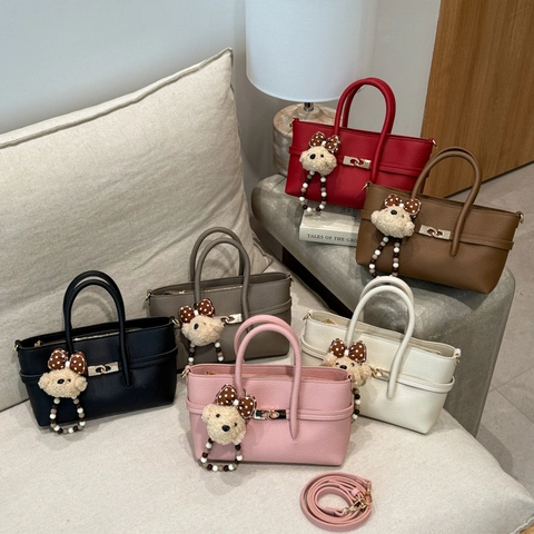 Bolso de Mano de Cuero PU con Patrón de Lichi Minimalista Retro para Mujer Bolso Bandolera con Colgante de Oso