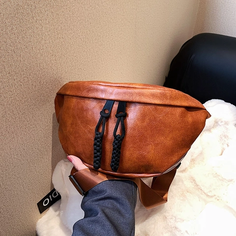 Vintage Solid Color PU Leather Dumplings Bag For Women Men Casual Large Capacity Crossbody Chest Bag With Chain Strap