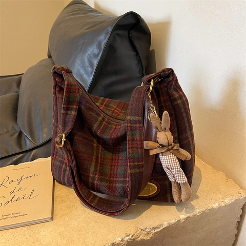 Retro Plaid Woolen Shoulder Bag Large Capacity Women Tote Bag With Rabbit Pendant Autumn Winter Versatile Messenger Bag