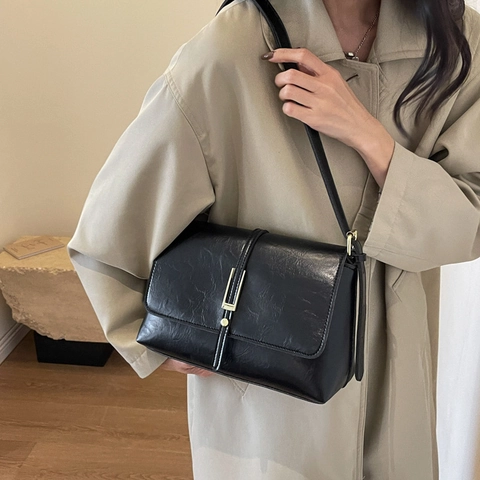 Vintage PU Leather Tote Bag For Women Retro Large Capacity Shoulder Underarm Bag Elegant Solid Color Commuter Crossbody Bag