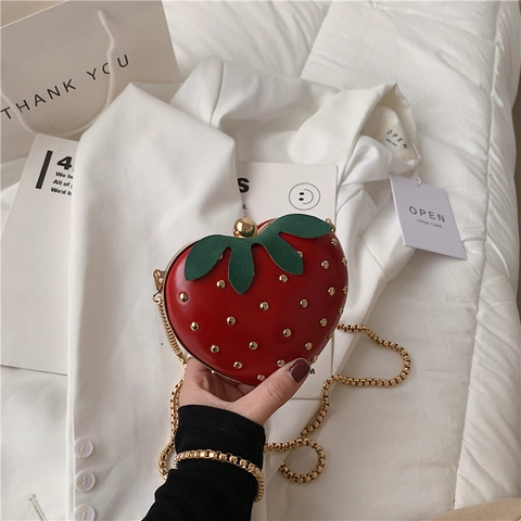 Creative Strawberry Shape PU Leather Crossbody Bag With Rivets Gold Chain Strap Cute Fashion Shoulder Bag For Women Party