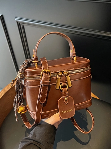 Retro PU Leder Boxform Handtasche Für Damen Vintage Quadratische Umhängetasche Mit Tragegriff Und Anhänger Pendlertasche