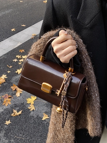 Retro Glossy PU Leather Handbag For Women Vintage Small Square Shoulder Bag With Lock And Detachable Strap Solid Color