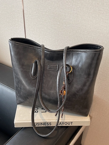 Bolso Tote Grande de Cuero PU Retro para Mujer Urbano Simple de Hombro de Axila Alta Capacidad Moda Viaje Diario con Campana